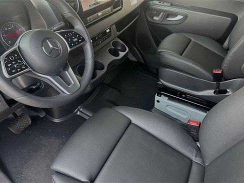 Used 2024 Mercedes-Benz Sprinter 144 Cargo image 9