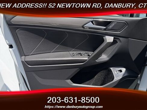 Used 2022 Volkswagen Tiguan SE AWD/4WD image 11