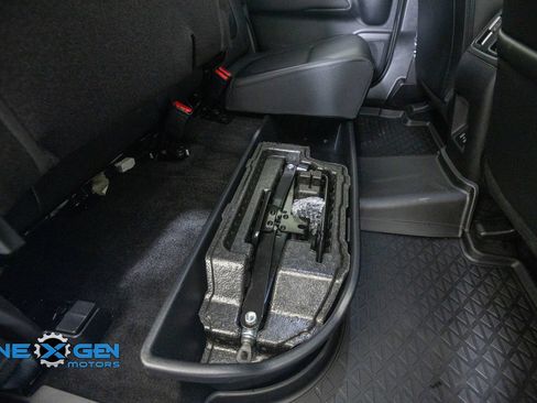 Used 2025 Hyundai Santa Cruz SEL AWD/4WD image 37