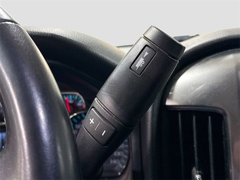 Used 2018 Chevrolet Silverado 1500 LT w/ All Star Edition image 18