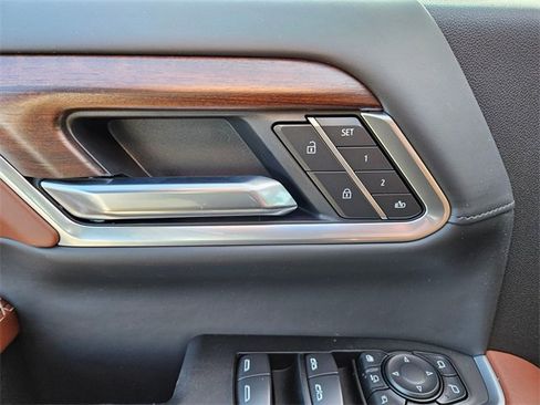 New 2026 GMC Sierra 2500 Denali Ultimate w/ Max Trailering Package image 15