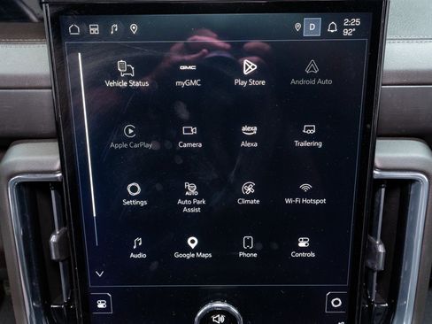 Used 2025 GMC Yukon XL Denali image 18