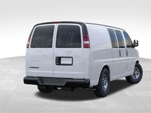 New 2026 Chevrolet Express 2500 w/ Driver Convenience Package image 4