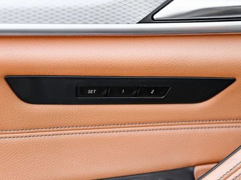 Used 2018 BMW M550i xDrive image 52