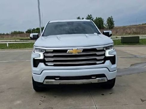 New 2026 Chevrolet Silverado 1500 High Country w/ Technology Package AWD/4WD image 3