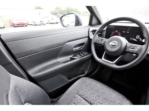 New 2026 Nissan Kicks SV w/ Charging Package image 6