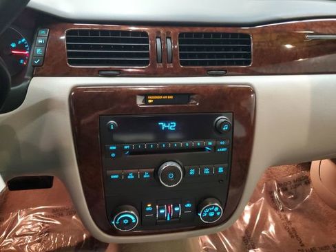 Used 2011 Chevrolet Impala LT image 18