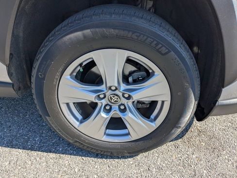 Used 2022 Toyota RAV4 XLE image 11