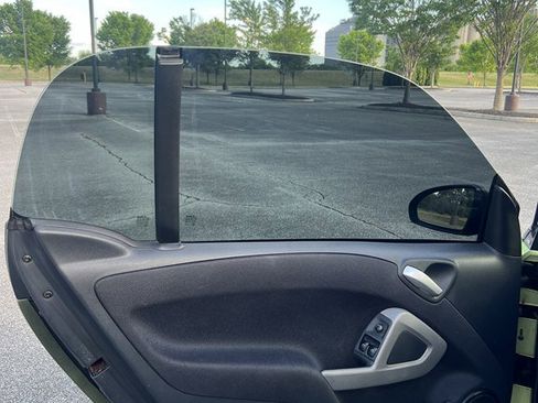 Used 2012 smart fortwo pure image 12