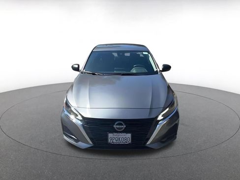 Used 2025 Nissan Altima 2.5 SV FWD image 4