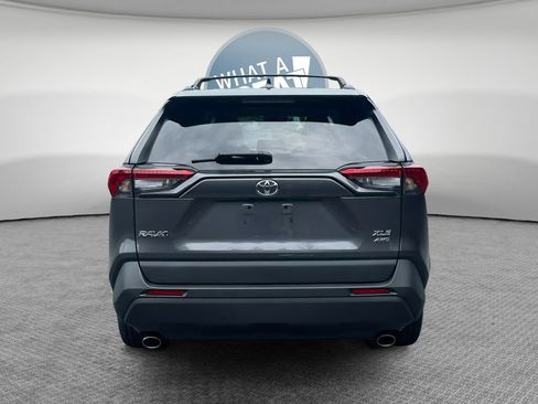 Used 2022 Toyota RAV4 XLE w/ Convenience Package AWD/4WD image 5