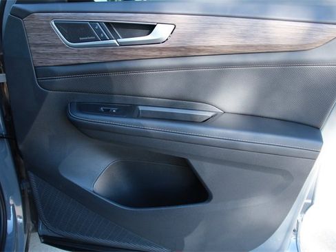 Certified 2025 Volkswagen Atlas SEL Premium R-Line image 26