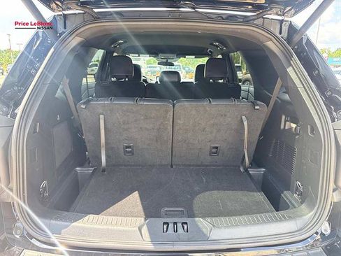 Used 2025 Ford Explorer ST-Line w/ ST-Line Street Pack AWD/4WD image 8