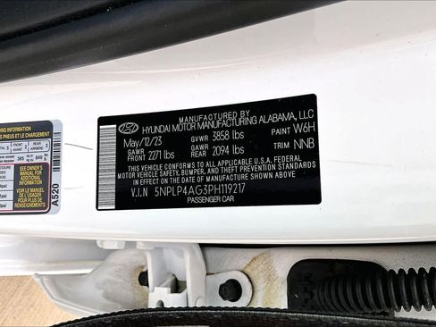 Certified 2023 Hyundai Elantra Limited FWD image 37