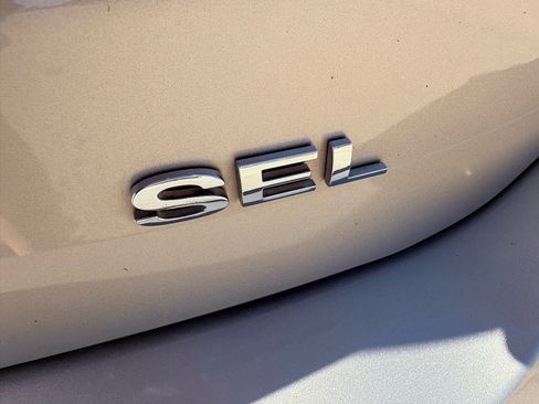 Used 2018 Ford Focus SEL image 6