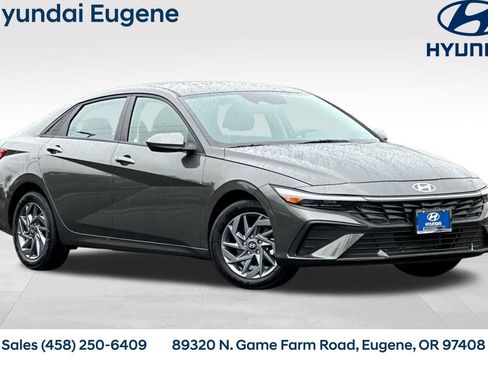 Used 2024 Hyundai Elantra SEL FWD image 1