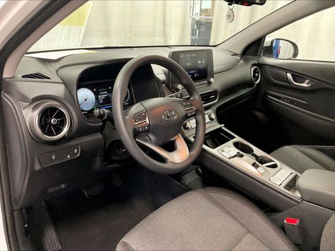 Used 2023 Hyundai Kona SE w/ Cargo Package image 8