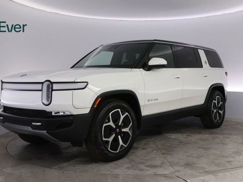 Used 2023 Rivian R1S Adventure AWD/4WD image 2