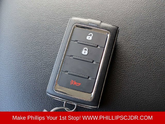 Used 2023 Jeep Grand Cherokee Laredo RWD image 26