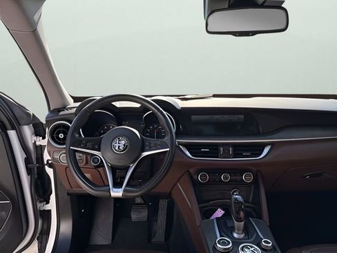 Used 2019 Alfa Romeo Stelvio Ti image 11