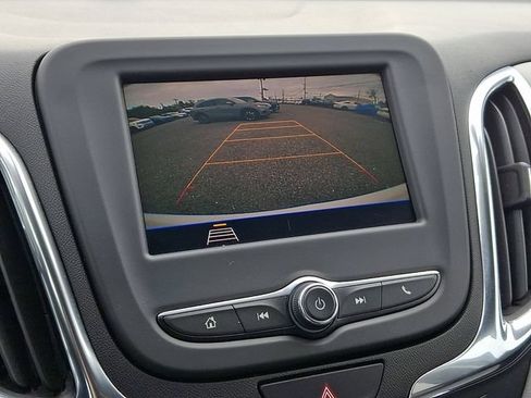Used 2021 Chevrolet Equinox LS w/ LS Convenience Package FWD image 17