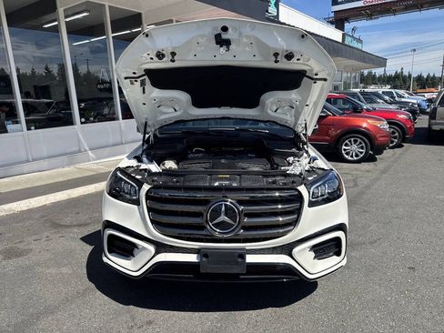 Used 2024 Mercedes-Benz GLS 580 4MATIC w/ Warmth & Comfort Package image 12