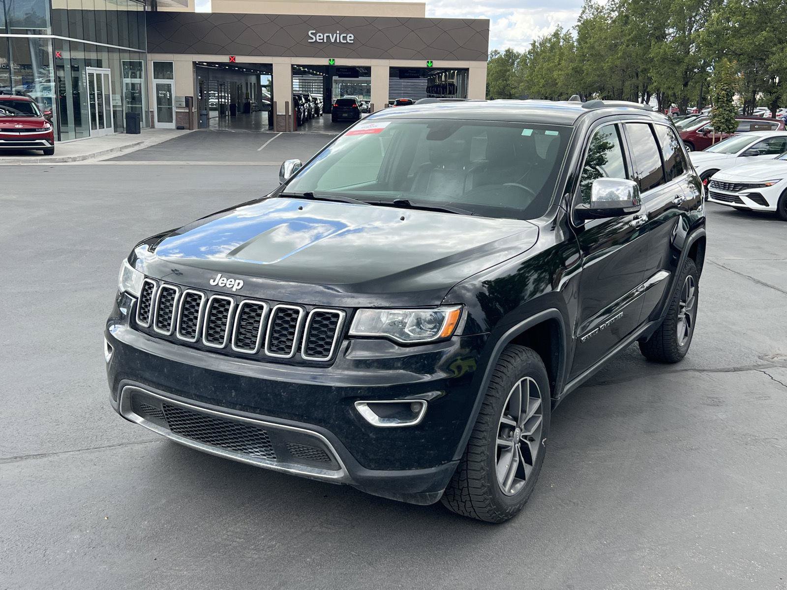 Used 2017 Jeep Grand Cherokee Limited AWD/4WD image 10