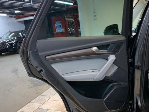 Used 2022 Audi Q5 2.0T Premium image 42