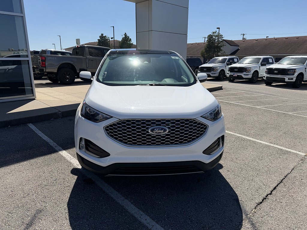 Used 2024 Ford Edge SEL w/ Convenience Package AWD/4WD image 8