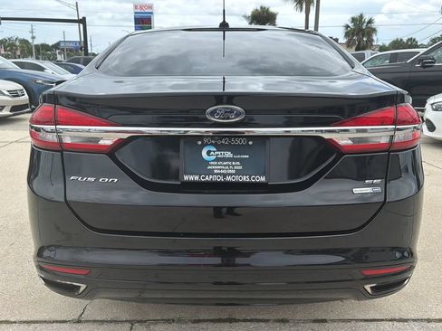 Used 2017 Ford Fusion SE AWD/4WD image 4