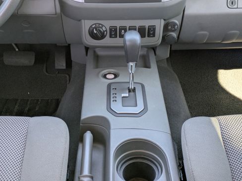 Used 2021 Nissan Frontier SV w/ Midnight Edition Floor Mats image 18