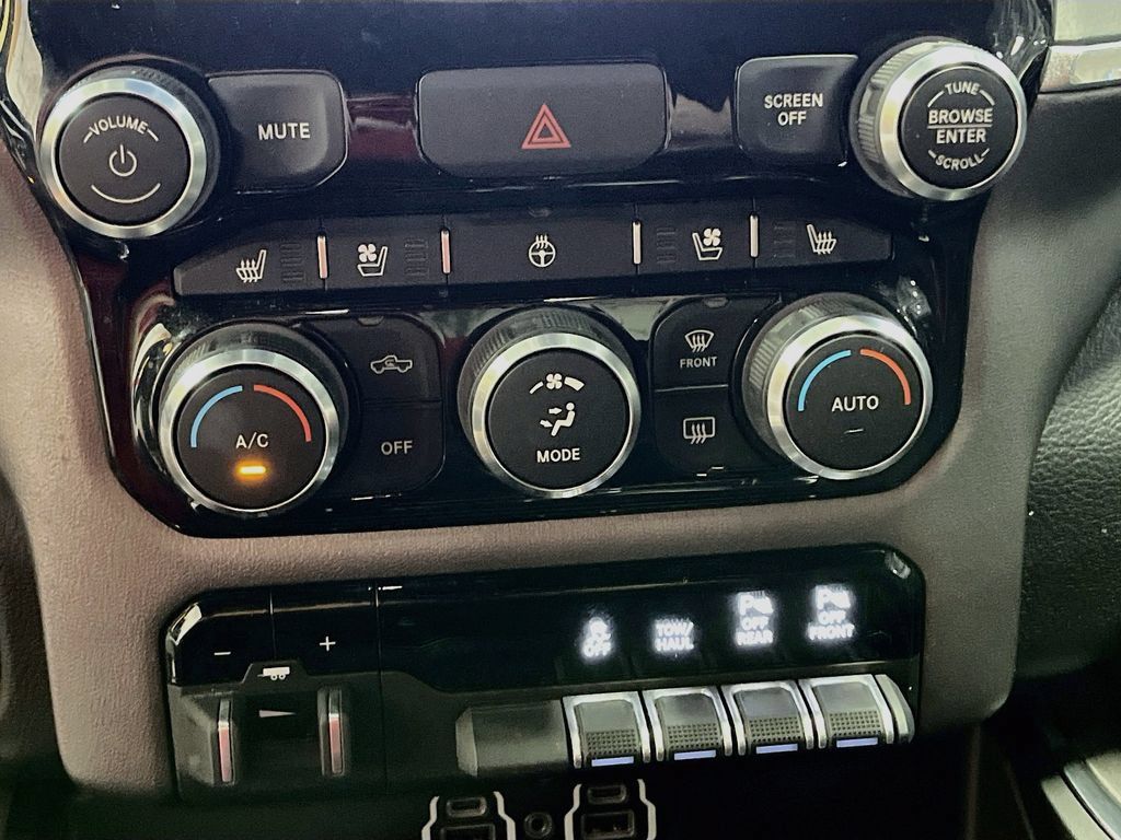 Used 2022 RAM 1500 Laramie w/ Sport Appearance Package AWD/4WD image 16