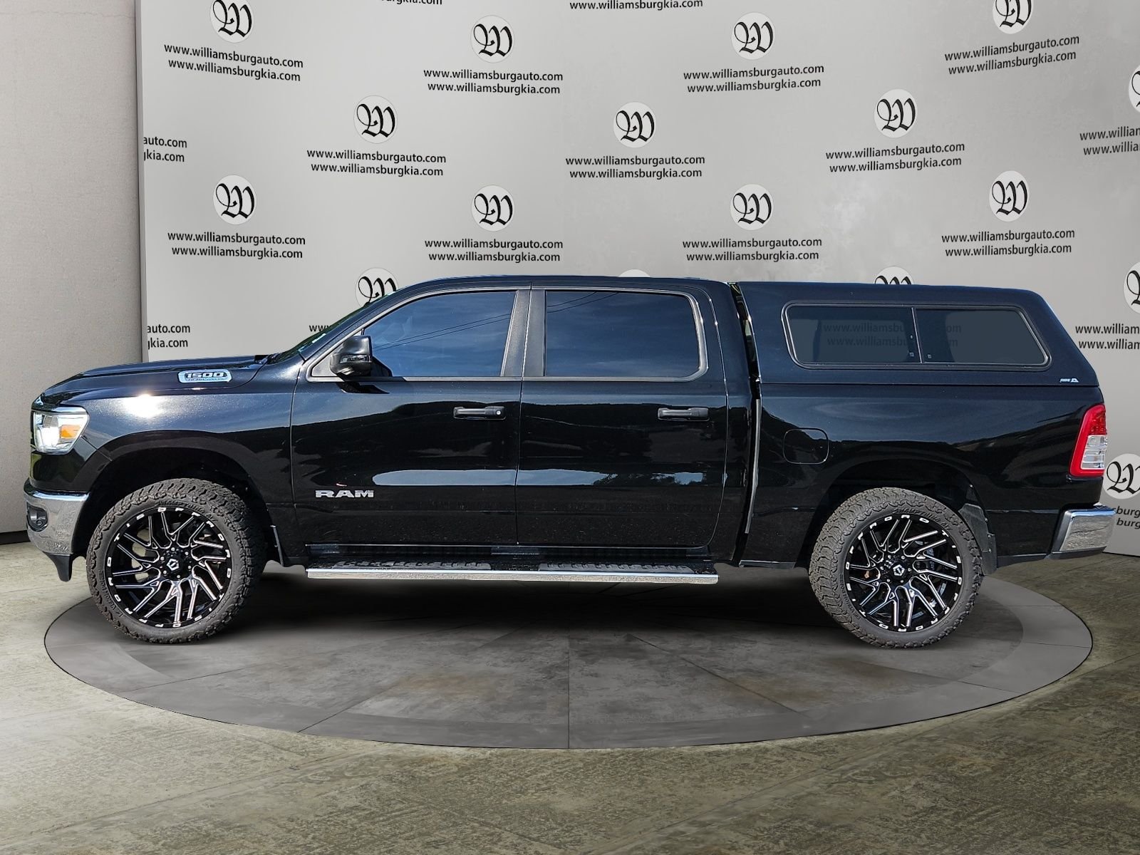 Used 2024 RAM 1500 Big Horn AWD/4WD image 2