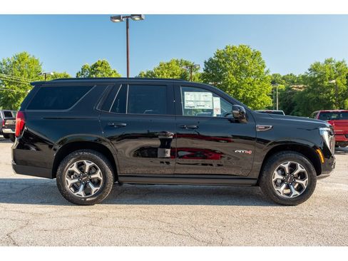 New 2026 GMC Yukon AT4 Ultimate w/ LPO, Floor Liner Package AWD/4WD image 9