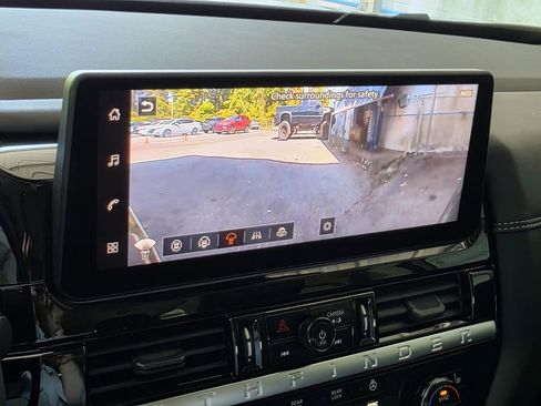 New 2026 Nissan Pathfinder Platinum image 19