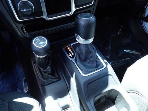 Used 2022 Jeep Wrangler Unlimited Sport AWD/4WD image 19