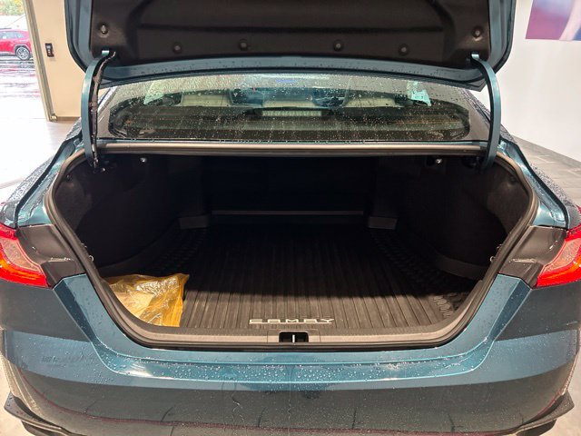 Used 2025 Toyota Camry SE w/ Convenience Package AWD/4WD image 7