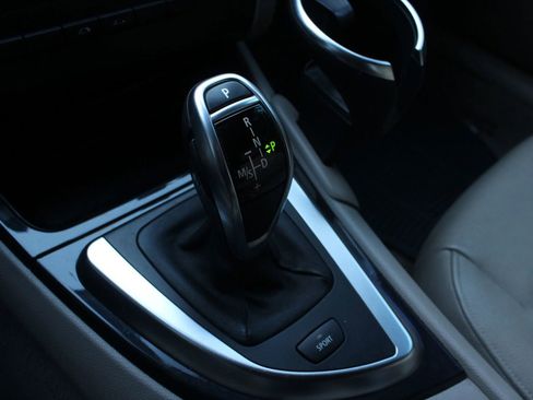 Used 2012 BMW 135i Convertible RWD image 25