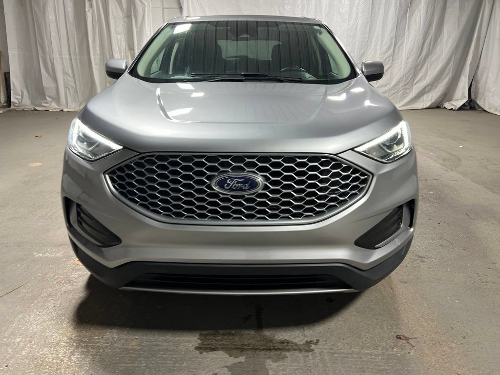 Used 2023 Ford Edge SEL AWD/4WD image 2