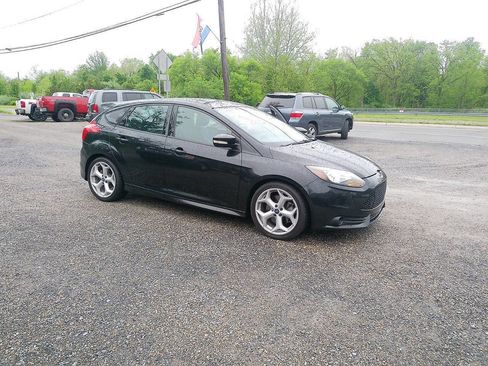 Used 2013 Ford Focus ST FWD image 2