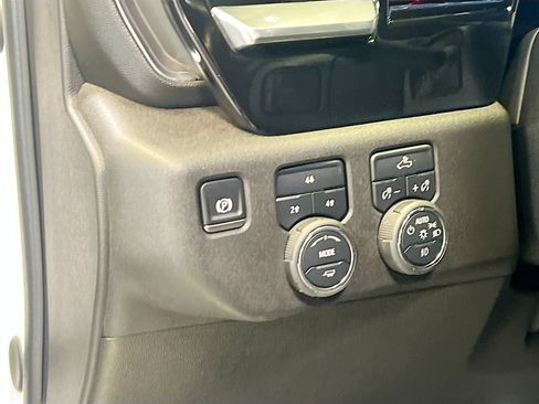 Used 2025 Chevrolet Silverado 2500 LT w/ Convenience Package AWD/4WD image 10