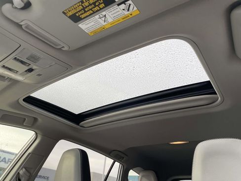 Used 2017 Toyota RAV4 Limited image 9