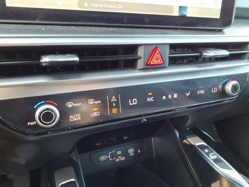 Used 2024 Kia Sorento S FWD image 13