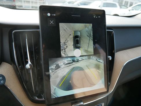 New 2026 Volvo XC60 B5 Plus w/ Climate Package image 10