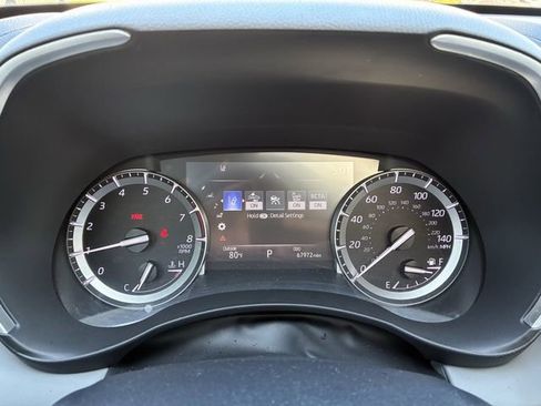 Used 2022 Toyota Highlander XLE FWD image 38