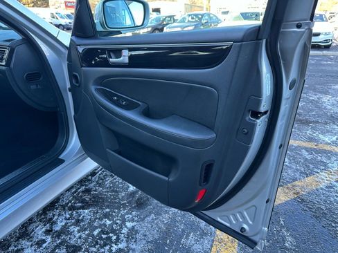 Used 2012 Hyundai Genesis 3.8 image 31