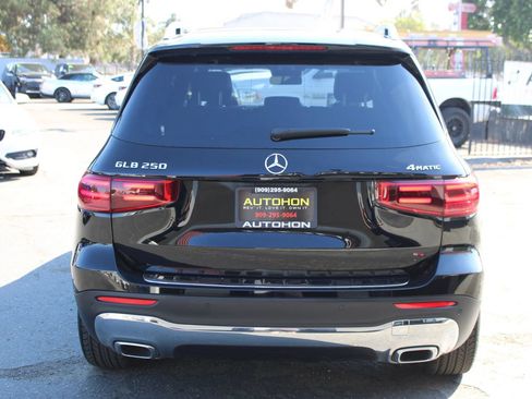 Used 2025 Mercedes-Benz GLB 250 4MATIC image 36