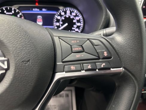 Used 2025 Nissan Sentra SV image 33