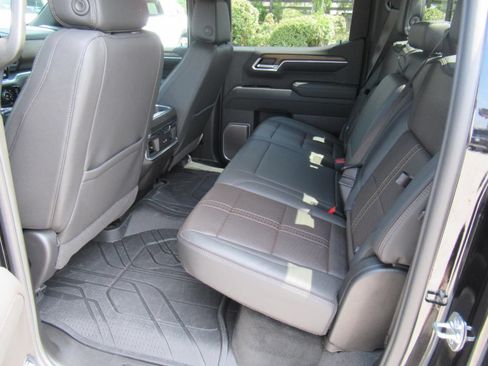 Used 2026 Chevrolet Silverado 1500 High Country w/ High Country Premium Package AWD/4WD image 41