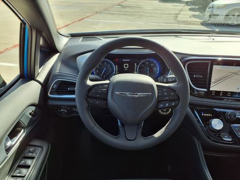 New 2026 Chrysler Pacifica Limited w/ S Appearance Package image 13